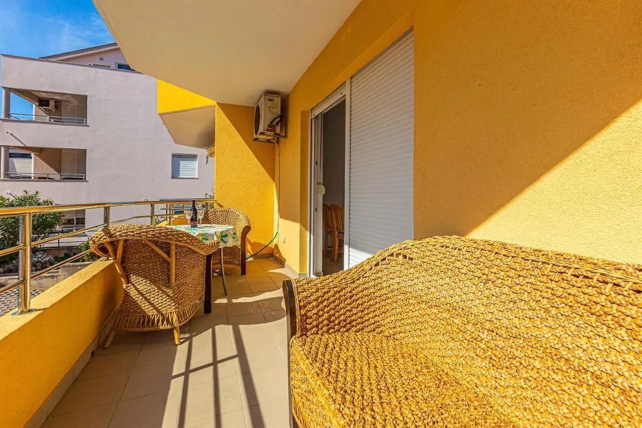 Galeb Two Bedroom Apartment Kožino