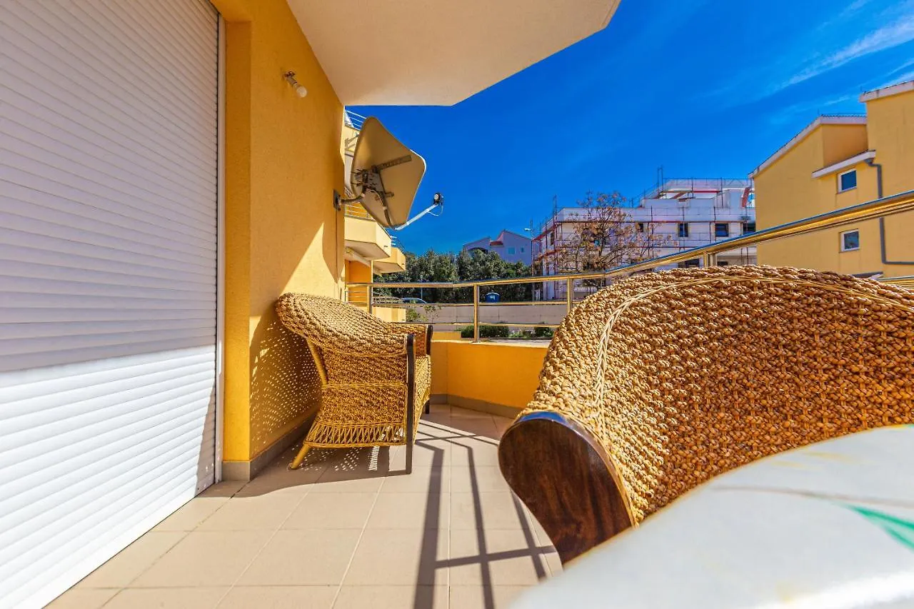 Galeb Two Bedroom Apartment Kožino