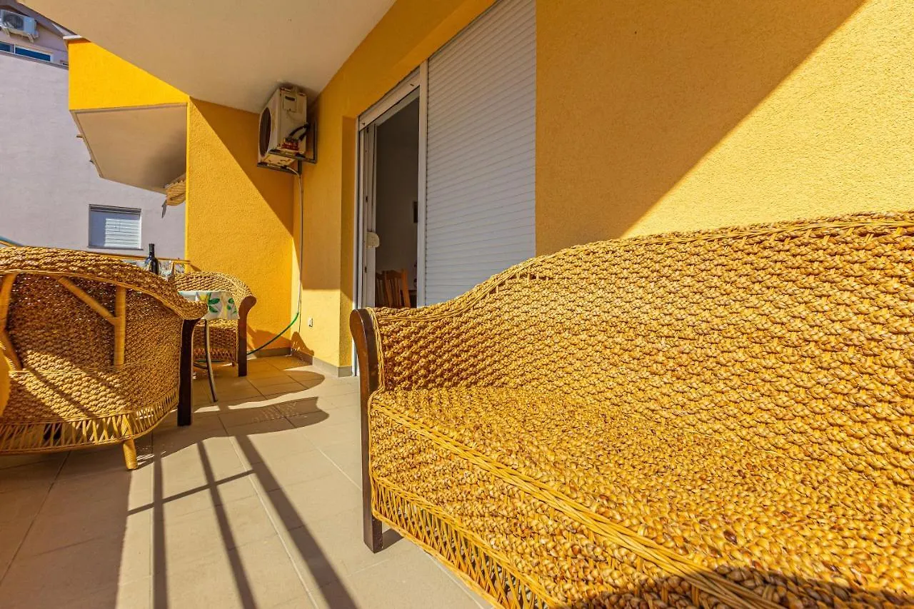 Galeb Two Bedroom Apartment Kožino
