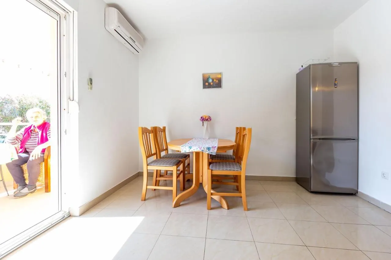 Galeb Two Bedroom Apartment Kožino